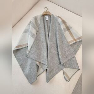 Burberry Reversible Cashmere Cape